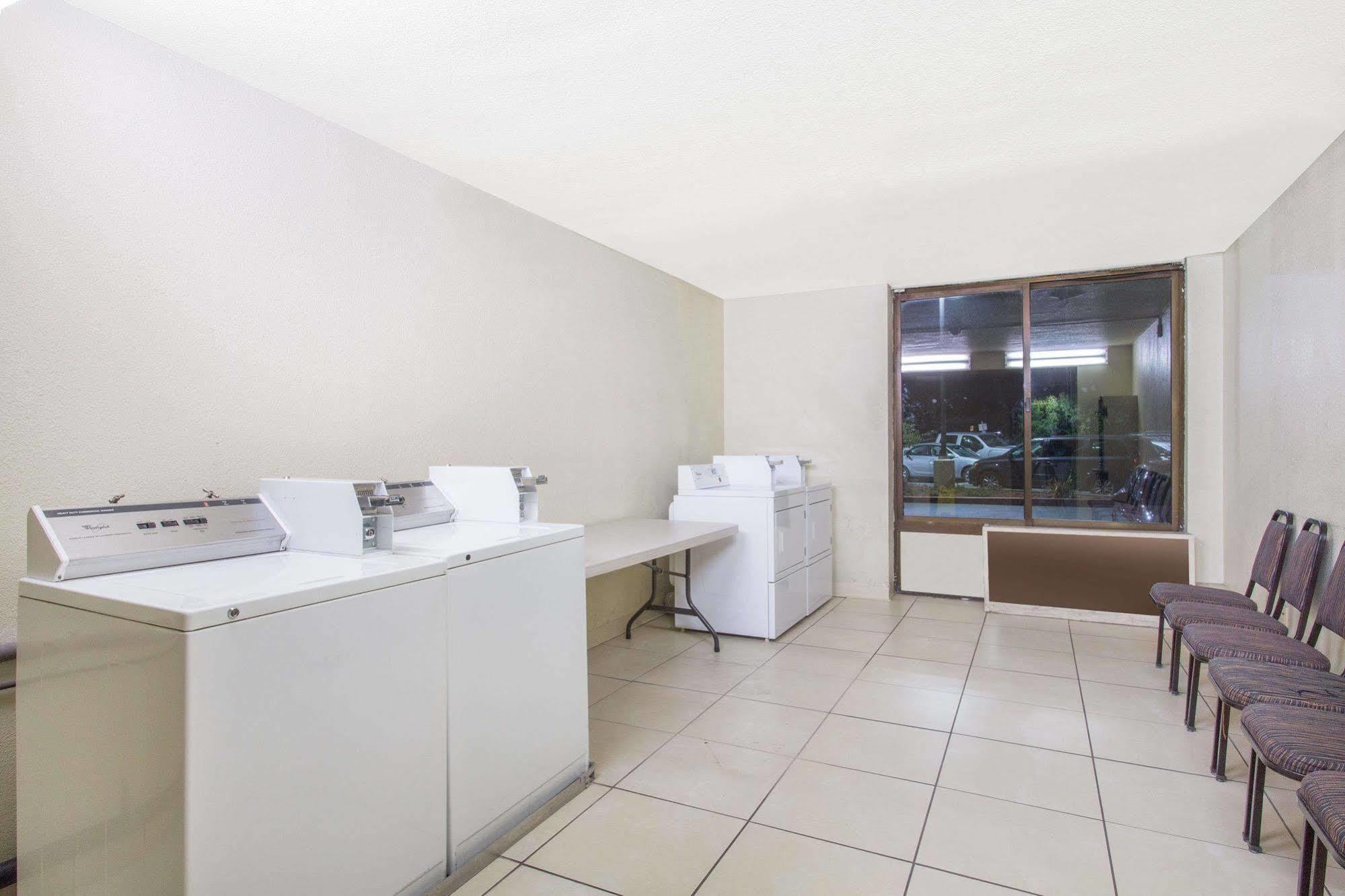 Days Hotel By Wyndham Oakland Airport-Coliseum Szoba fotó